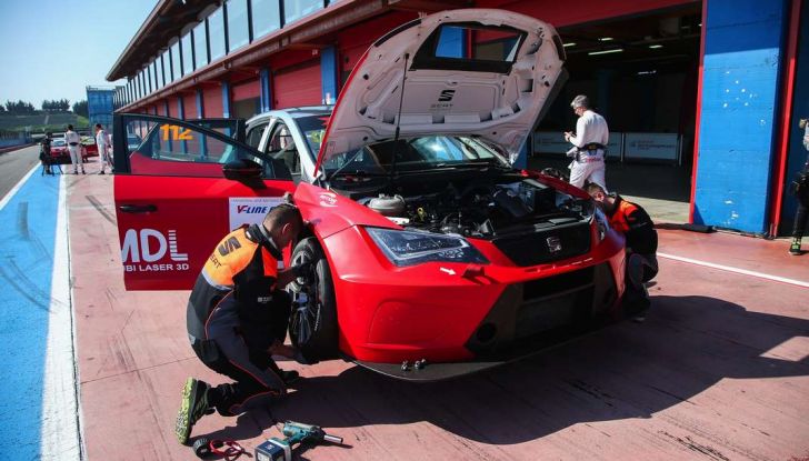 Seat Leon Cupra ST provata in pista a Franciacorta - Foto 3 di 57