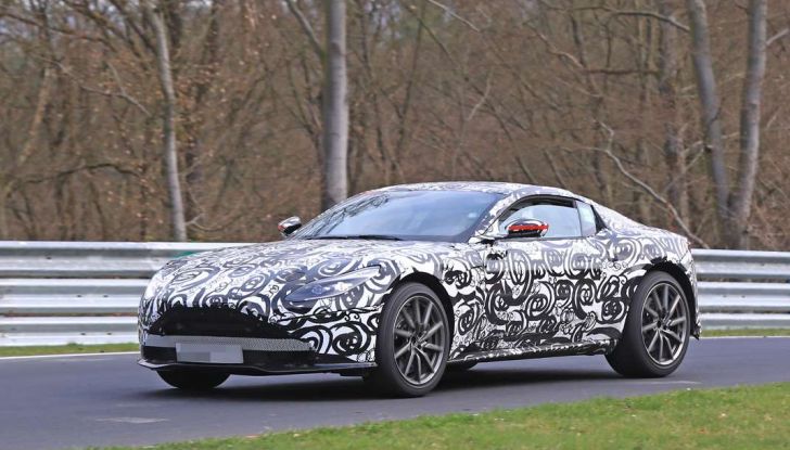 Aston Martin Vantage 2018 prime immagini spia della sportiva inglese - Foto 16 di 23