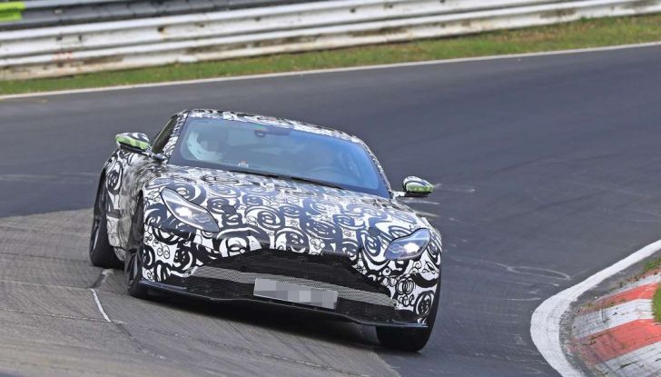 Aston Martin Vantage 2018 prime immagini spia della sportiva inglese - Foto 23 di 23