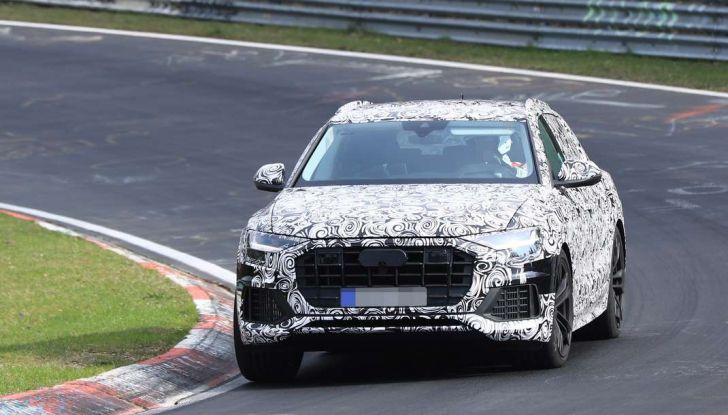 Audi Q8: i test drive del SUV proseguono al Nurburgring - Foto 5 di 8