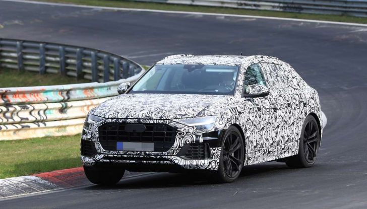Audi Q8: i test drive del SUV proseguono al Nurburgring - Foto 1 di 8