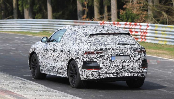 Audi Q8: i test drive del SUV proseguono al Nurburgring - Foto 8 di 8