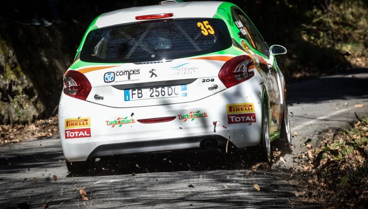 Luca Bottarelli in testa al Peugeot Competition TOP 208 - Foto 4 di 6