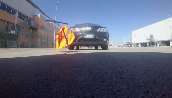 Trainare una macchina in panne: come fare, consigli e normative - Foto 2 di 6