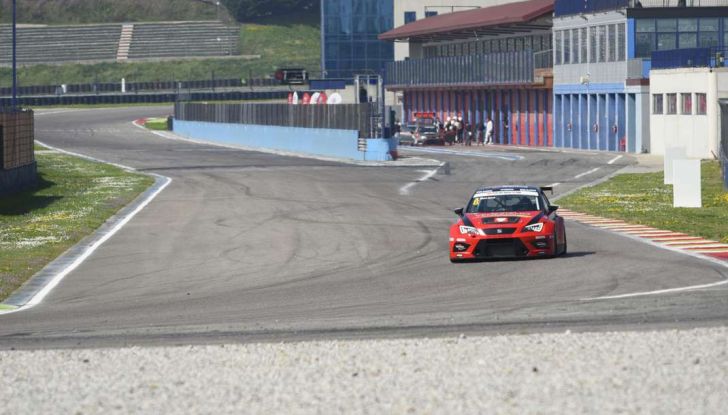 Seat Leon Cupra ST provata in pista a Franciacorta - Foto 53 di 57