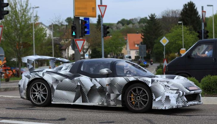 Dallara: i prototipi della sportiva di serie impegnati nei test drive - Foto 8 di 16