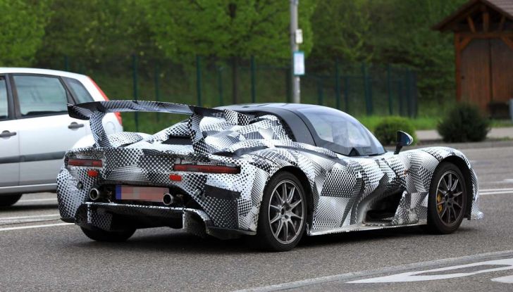 Dallara: i prototipi della sportiva di serie impegnati nei test drive - Foto 10 di 16