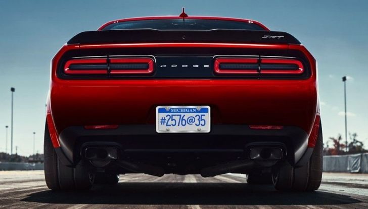 Dodge mette in cantiere la Challenger Demon elettrica per battere Tesla - Foto 9 di 10