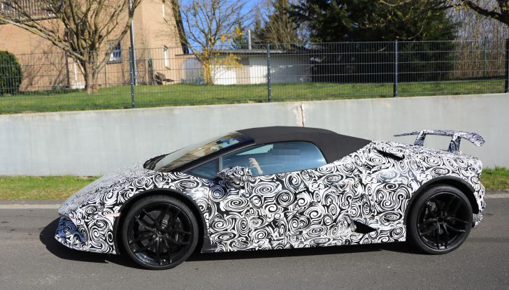 Lamborghini Huracan Spyder, la versione Performante da 640CV - Foto 5 di 14