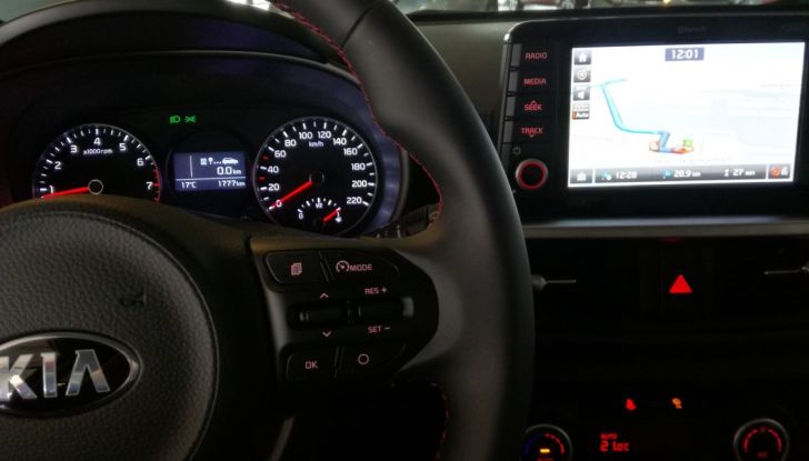 Nuova Kia Picanto 2017, prova su strada della citycar poca spesa e tanta resa - Foto 29 di 35