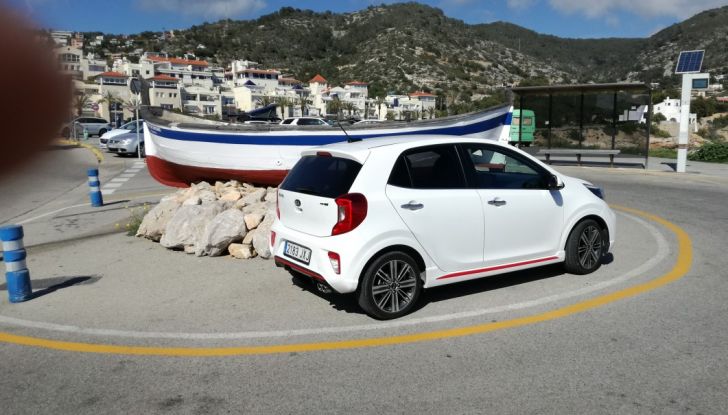 Nuova Kia Picanto 2017, prova su strada della citycar poca spesa e tanta resa - Foto 13 di 35