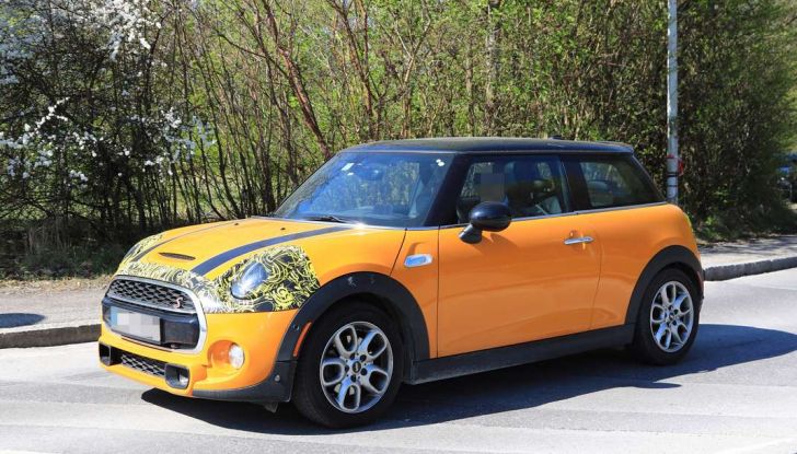 MINI 3 e 5 porte Facelift 2018, primi test drive e dettagli - Foto 1 di 13