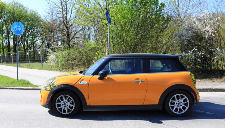 MINI 3 e 5 porte Facelift 2018, primi test drive e dettagli - Foto 5 di 13