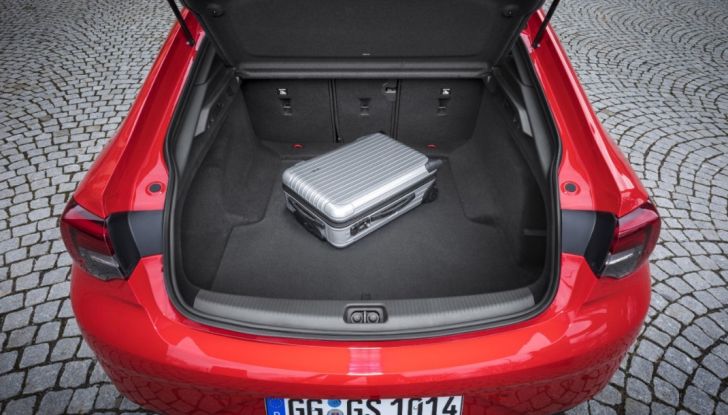 Opel Insignia Grand Sport: prova su strada dell’ammiraglia teutonica - Foto 6 di 16