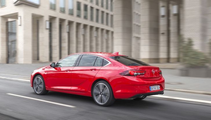 Opel Insignia Grand Sport: prova su strada dell’ammiraglia teutonica - Foto 14 di 16