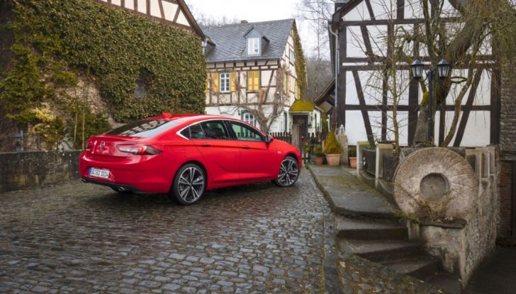 Opel Insignia Grand Sport: prova su strada dell’ammiraglia teutonica - Foto 15 di 16