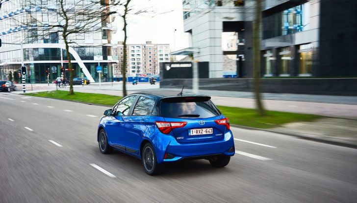 Nuova Toyota Yaris Hybrid 2017: prova su strada, consumi e prestazioni - Foto 5 di 25