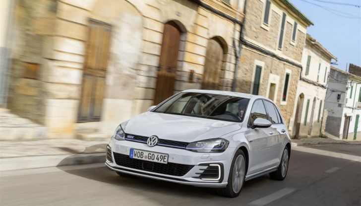 Prova nuova Volkswagen Golf 2017, versioni speciali: dall’elettrico alla Golf R - Foto 4 di 20