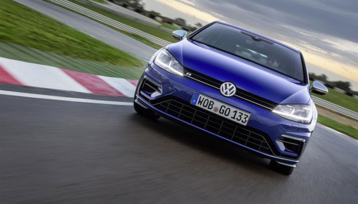 Prova nuova Volkswagen Golf 2017, versioni speciali: dall’elettrico alla Golf R - Foto 3 di 20