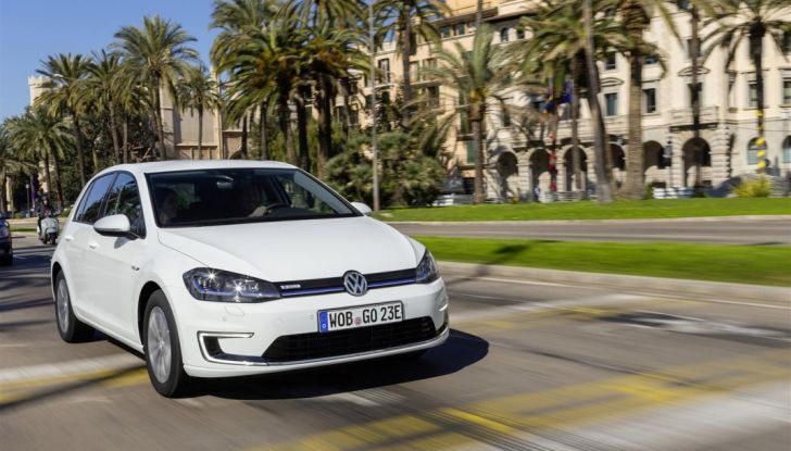 Prova nuova Volkswagen Golf 2017, versioni speciali: dall’elettrico alla Golf R - Foto 18 di 20