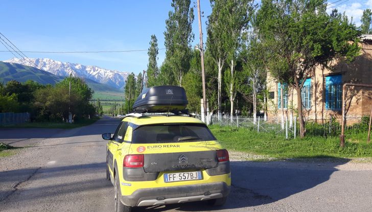 Citroën Avventura Gialla 2017: la C4 Cactus attraversa il Kirghizistan - Foto 2 di 5