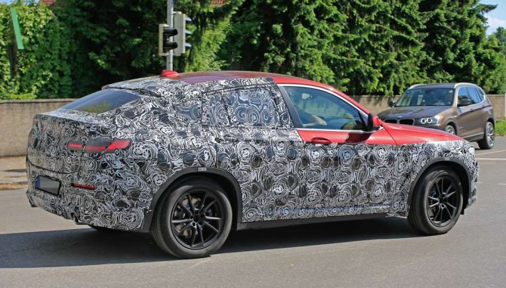 BMW X4 2018, primi dettagli e informazioni - Foto 5 di 10