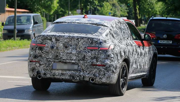 BMW X4 2018, primi dettagli e informazioni - Foto 9 di 10