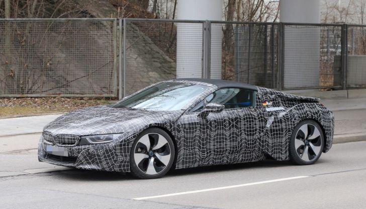 BMW i8 Spyder, prime immagini spia della cabrio tedesca - Foto 7 di 26