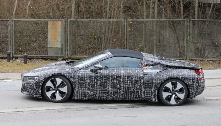 BMW i8 Spyder, prime immagini spia della cabrio tedesca - Foto 14 di 26