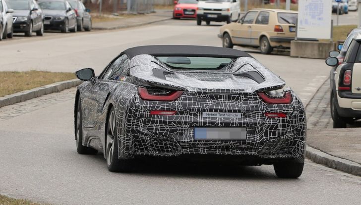 BMW i8 Spyder, prime immagini spia della cabrio tedesca - Foto 16 di 26