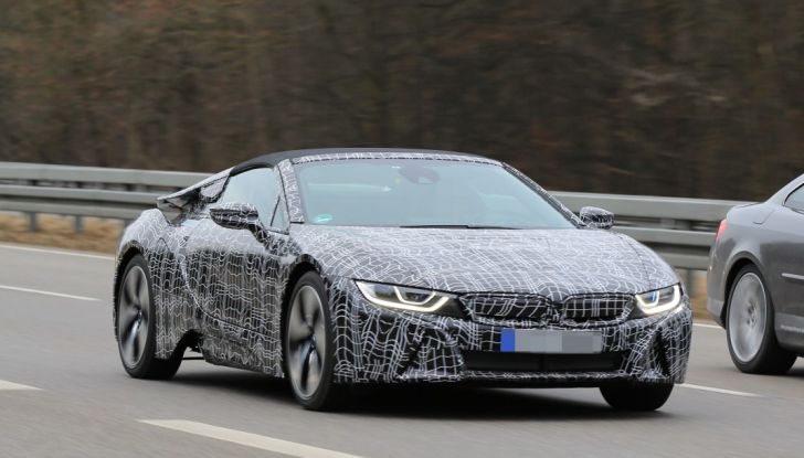 BMW i8 Spyder, prime immagini spia della cabrio tedesca - Foto 6 di 26