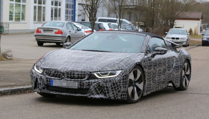 BMW i8 Spyder, prime immagini spia della cabrio tedesca - Foto 5 di 26
