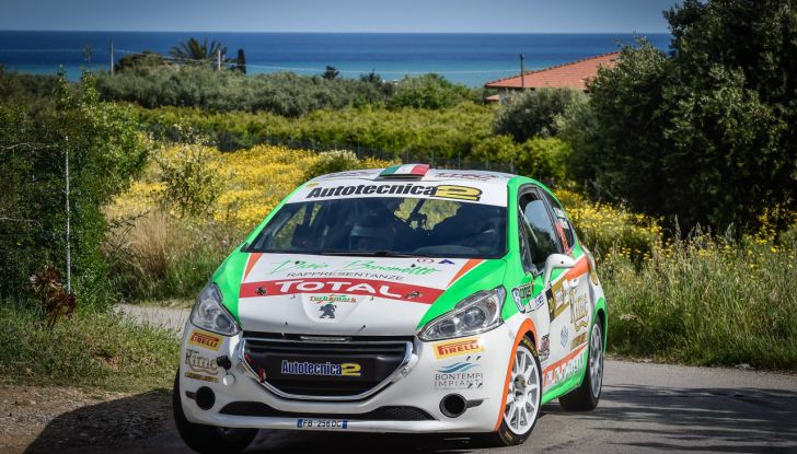Peugeot, Pirelli ed i trofeisti del Competition per la Famiglia del commissario Laganà - Foto 3 di 8