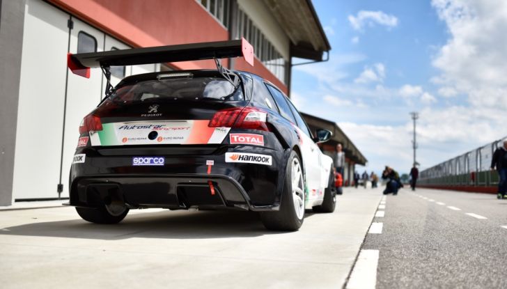 Peugeot 308 Cup Racing, Stefano Accorsi da Attore a Pilota - Foto 18 di 39