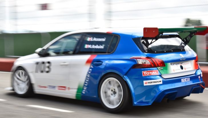 Peugeot 308 Cup Racing, Stefano Accorsi da Attore a Pilota - Foto 25 di 39