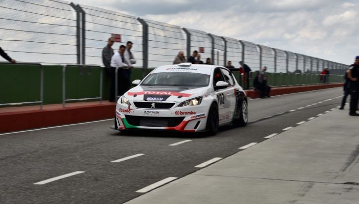 Peugeot 308 Cup Racing, Stefano Accorsi da Attore a Pilota - Foto 30 di 39