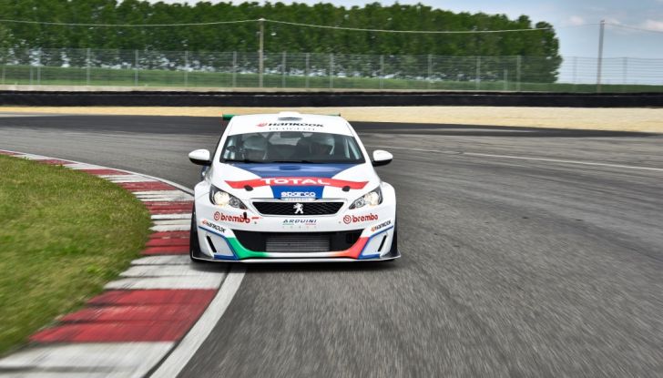 Peugeot 308 Cup Racing, Stefano Accorsi da Attore a Pilota - Foto 32 di 39