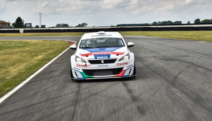 Peugeot 308 Cup Racing, Stefano Accorsi da Attore a Pilota - Foto 35 di 39