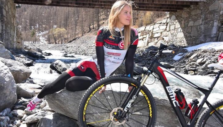 Elena Novikova, una Jeep Renegade firmata Mopar per il ciclismo - Foto 2 di 7