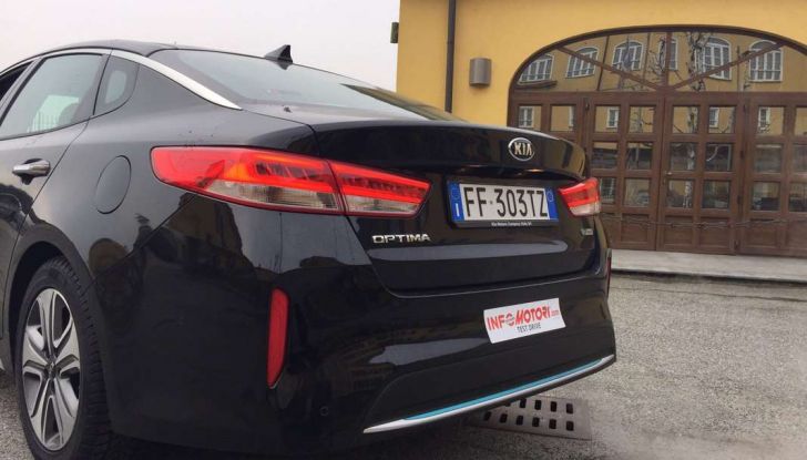 Kia Optima Plug-in Hybrid, prova su strada e impressioni di guida - Foto 18 di 22