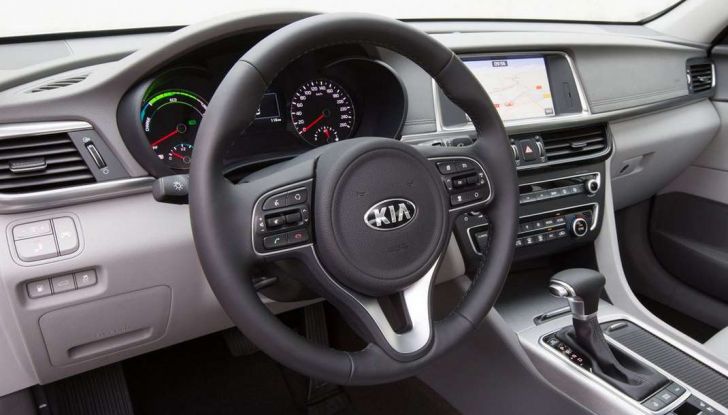 Kia Optima Plug-in Hybrid, prova su strada e impressioni di guida - Foto 4 di 22