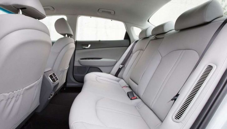Kia Optima Plug-in Hybrid, prova su strada e impressioni di guida - Foto 20 di 22