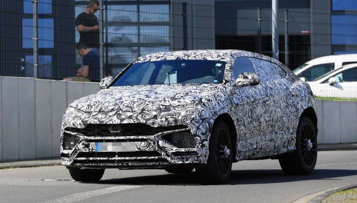 Lamborghini Urus, il SUV di lusso con V8 da 650 CV - Foto 18 di 41