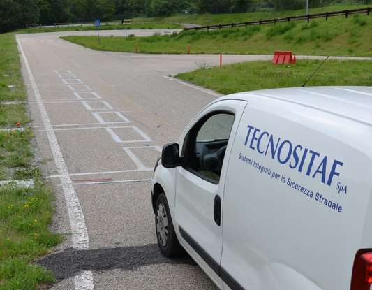 L’autostrada che ricarica le auto elettriche, il prototipo del Politecnico di Torino - Foto 4 di 7