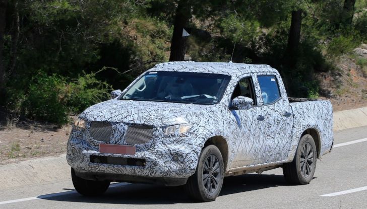 Mercedes-Benz Classe X 2018: il pick-up di lusso in arrivo - Foto 1 di 7