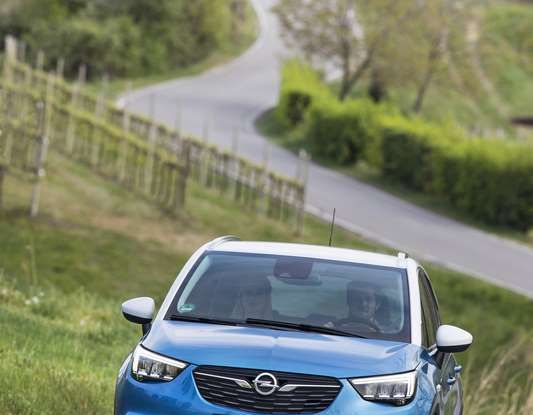 Opel Crossland X, test drive e allestimenti del crossover tedesco - Foto 26 di 38