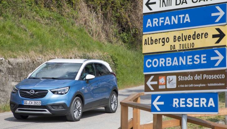 Opel Crossland X, test drive e allestimenti del crossover tedesco - Foto 13 di 38