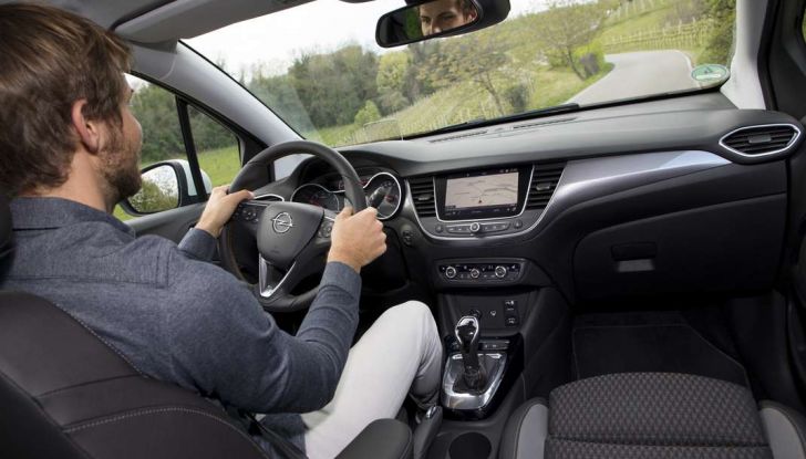 Opel Crossland X, test drive e allestimenti del crossover tedesco - Foto 37 di 38