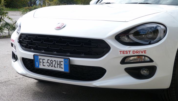 Fiat 124 Spider vs Mazda MX-5 a rate preferiamo la scoperta italiana - Foto 7 di 27