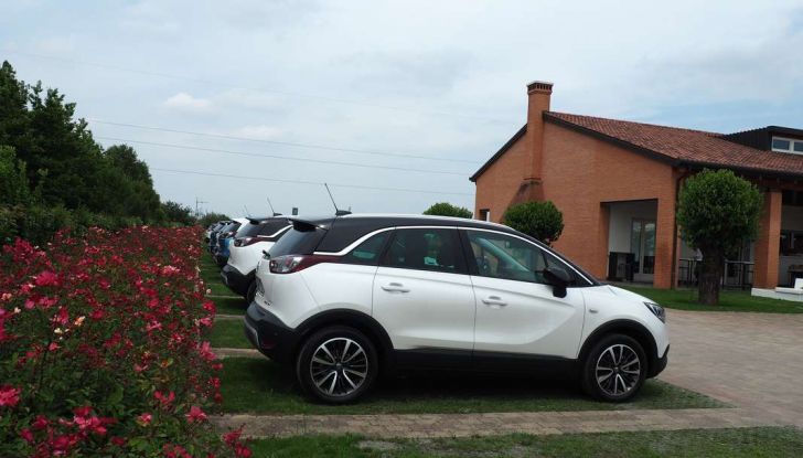 Opel Crossland X, test drive e allestimenti del crossover tedesco - Foto 4 di 38